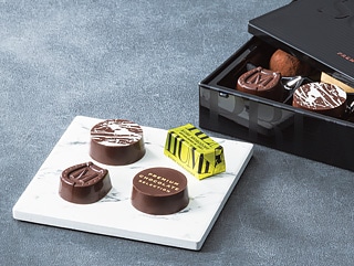 �����]�t �v���~�A���`���R���[�g�Z���N�V����